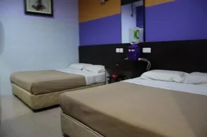 The Uni Garden Hotel - Image 5