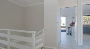 'SeaHaven', 2 Richardson Ave - Large home with Aircon, Smart TV, WIFI, Netflix & Boat Parking - Image 2