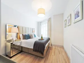 Exclusive City Centre Apartment - Image 4