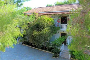 Pavlos Studios Zakynthos - Image 4