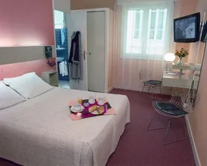 Revotel - Image 3