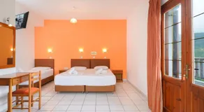 Komninos Rooms - Image 4