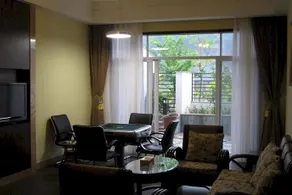 Freely Hover Long Shan Hotel - Image 3