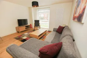 Hampshire Court - Image 3