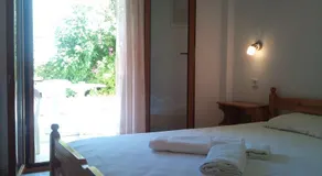 Saint Sunday Parga - Image 5