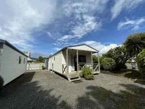 Sheffield Cabins & Apartments - Image 2
