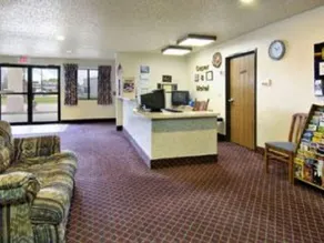 Scottish Inn and Suites League City - Image 2