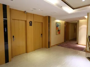 Blossoming Quality Hotel - Image 4