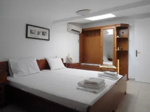 Leonidas Apartments - Image 4