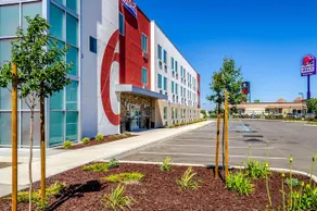 SureStay by Best Western Livingston Merced County - Image 3
