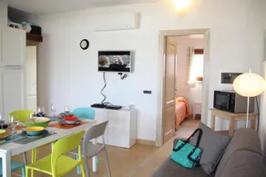 Modern & Chic - Image 5
