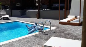 Almirikia Apartments & Rooms - Image 4
