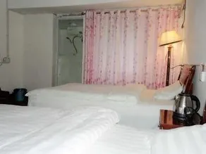 Qishe Hostel - Image 5