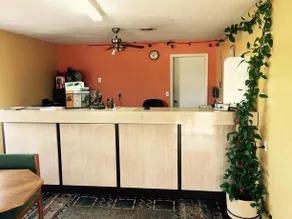 Budget Inn Columbus - Image 2