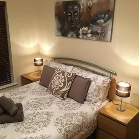 Quarters - Hadow Apartment 2 - Image 3