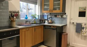 Stunning, Newly Renovated, Townhouse in Central Dawlish - Image 4