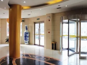 Qianhong Business Hotel - Image 5