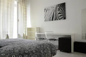 B&B Flo - Image 4