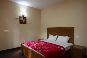 Red Inn Manali - Image 3