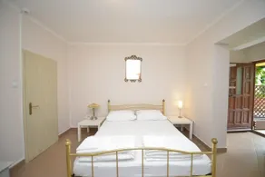 Accommodation Tianis Deluxe Rooms - Image 5