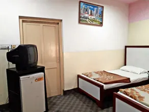 Gulberg View Hotel Main Market - Image 5