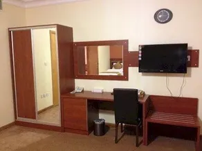 Luxurious Al Rawdah Suites - Image 2