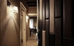 Spagna Royal Suite - Image 2