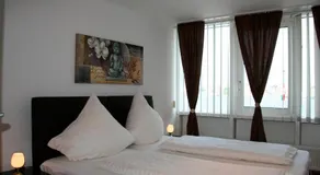 Apartment 8 - Image 4