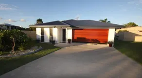 62 Tingira Close - Modern Lowset Home With Swimming Pool Outdoor Area Ample Parking Pet Friendly - Image 2