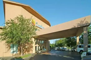 Gateway Inn - Image 2