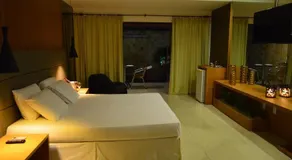 Status Motel - Image 4