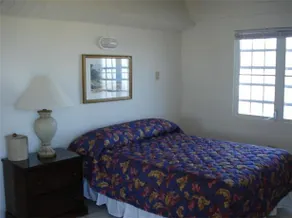 Full Moon Hotel & Restaurant - Image 2