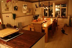 Julia's Guesthouse B&B - Image 2