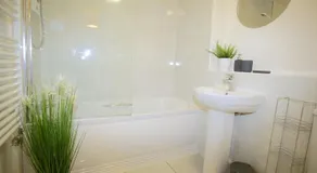 Gateway Apartment Nottingham - Image 2