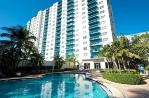 Private Residence at Ocean Residences - Image 1