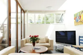Chelsea Garden Apartment - Image 2