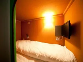 Capsule Hotel Gloria - Image 2