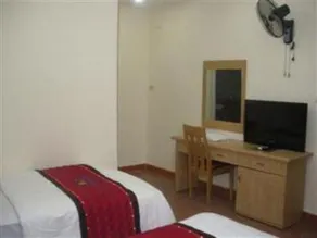 Red 2 Hotel - Image 3