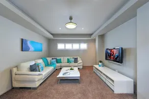 Belle Of Broadbeach - Image 5
