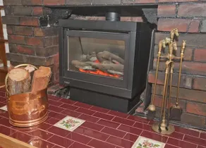 Hillside Cottage New Norfolk - Image 2