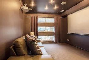 Gold Coast Luxury Oasis - Image 2