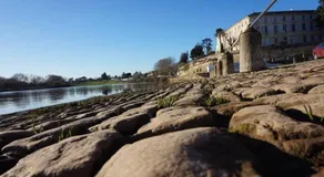 PERIGOURDINE TYPIQUE AVEC PISCINE ET JARDIN CLOS - Image 2