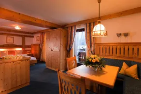 Single room, shower, toilet, balcony - Image 2