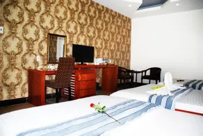 Aura Hotel - Image 4