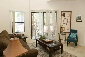 Luxury Suite in Downtown Los Angeles - Image 4