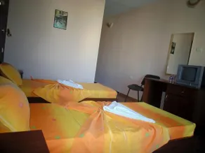 La Piazza Family Hotel - Image 3