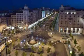 Apartamentos Plaza España Deluxe - Image 5