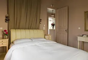 Four Seasons Hydra - Image 5
