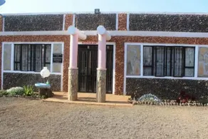 Amboseli Gateway Hotel - Image 1