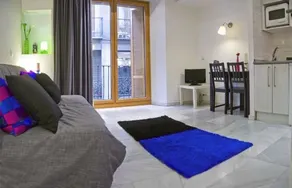 Apartamentos Puerta del Sol - Image 2